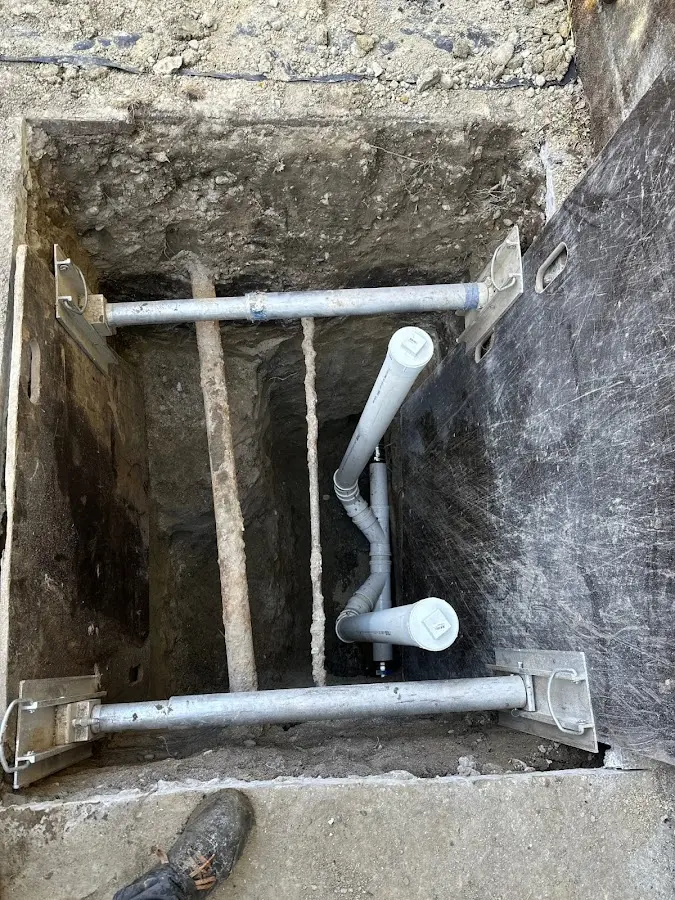 Experienced plumber completing Drain Cleaning work in East Vincent